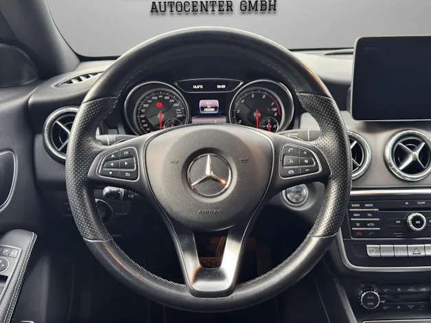 Mercedes-Benz CLA 200 Night Star 7G-DCT