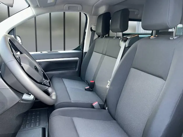 Peugeot Traveller 2.0 BlueHDi Business Standard EAT8