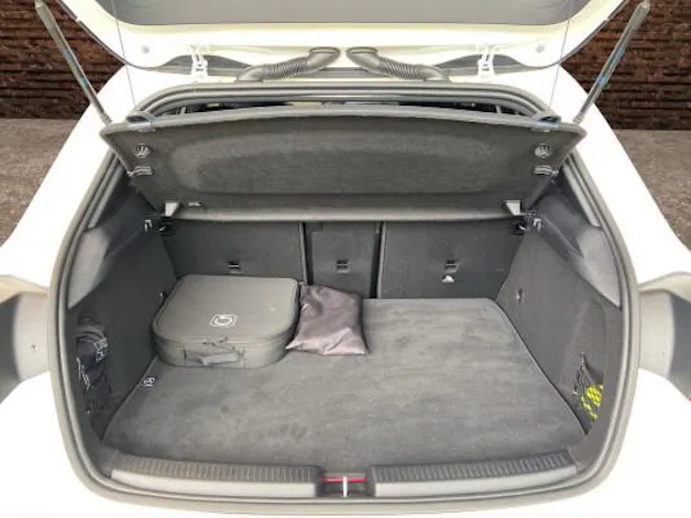 Mercedes-Benz A 250 e EQ Star 8G-DCT