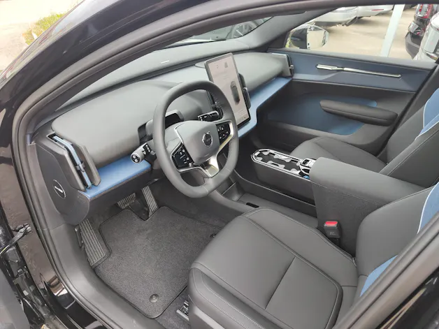 Volvo EX30 E60 69kWh Twin Black Edition
