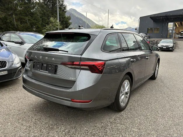 Škoda Octavia Combi 2.0 TSI Ambition DSG 4x4