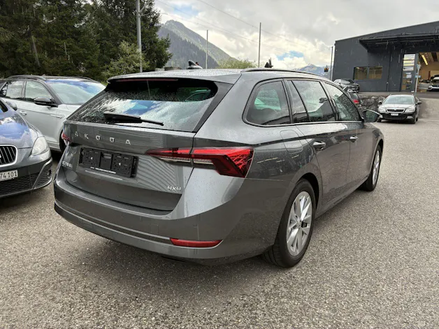 Škoda Octavia Combi 2.0 TSI Ambition DSG 4x4
