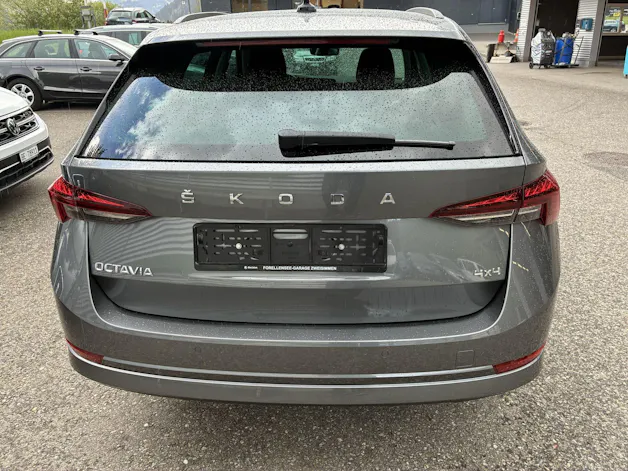 Škoda Octavia Combi 2.0 TSI Ambition DSG 4x4