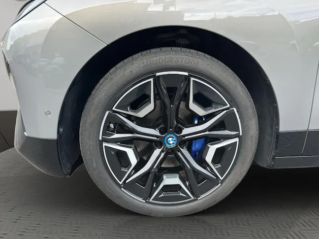 BMW iX xDrive50