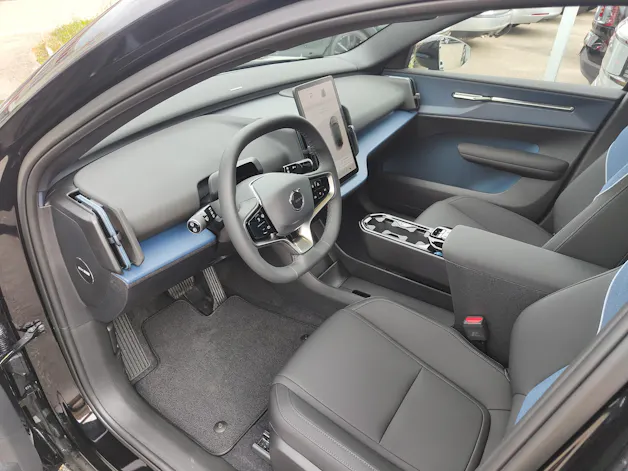 Volvo EX30 E60 69kWh Twin Black Edition