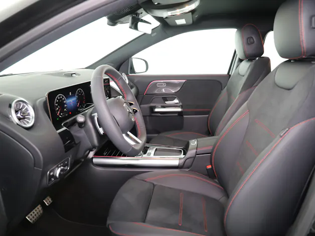 Mercedes-Benz GLA 200 Night Star 7G-D