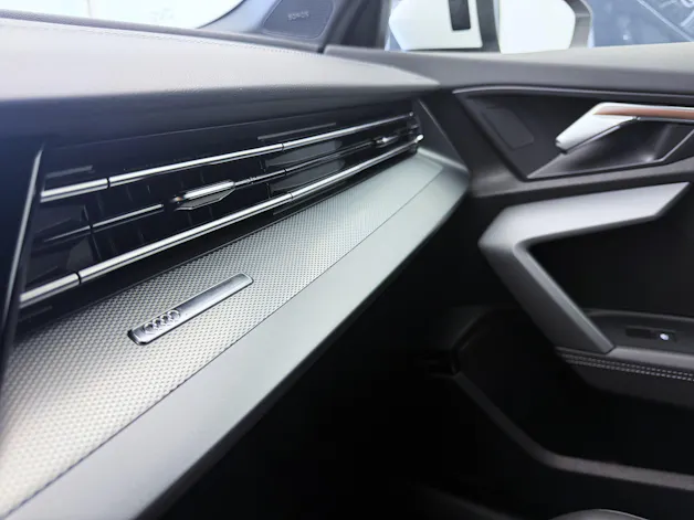 Audi A3 Sportback TFSI 110 kW S line Attraction S tronic