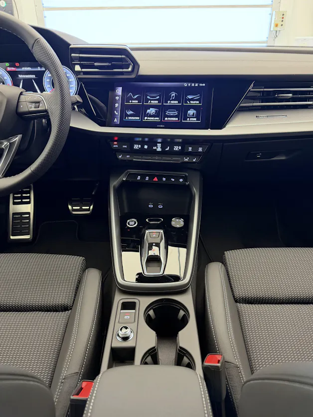 Audi A3 Sportback TFSI 110 kW S line Attraction S tronic