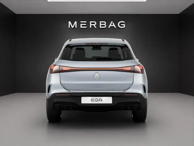Mercedes-Benz EQA 350 66,5 kWh 4Matic Swiss Star