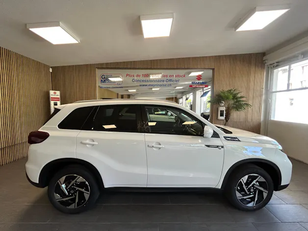 Suzuki Vitara 1.4 T Sakura Top Hybrid 4x4