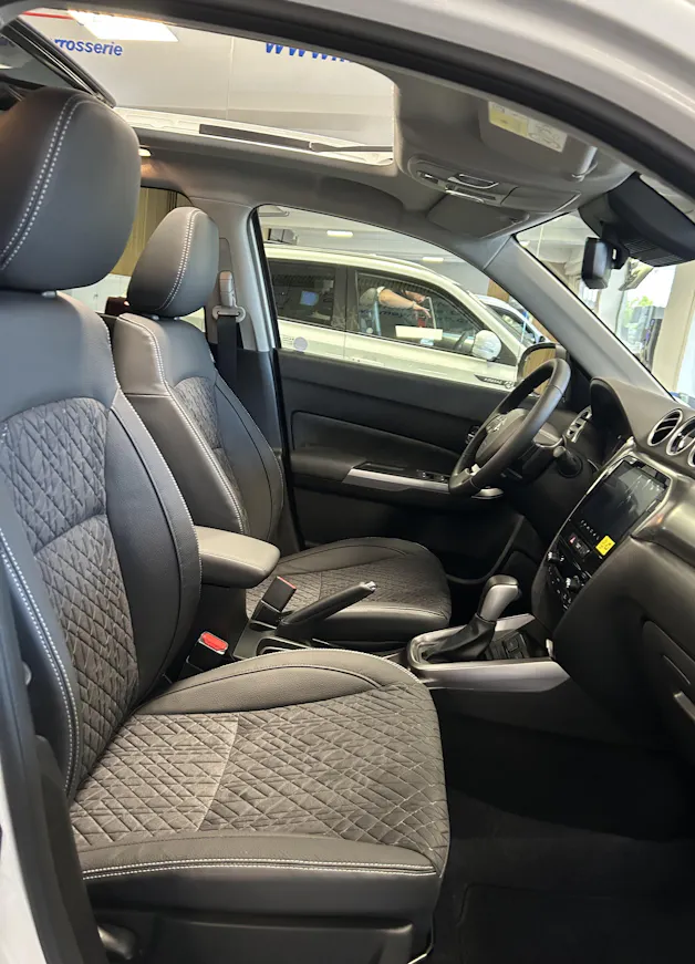 Suzuki Vitara 1.4 T Sakura Top Hybrid 4x4