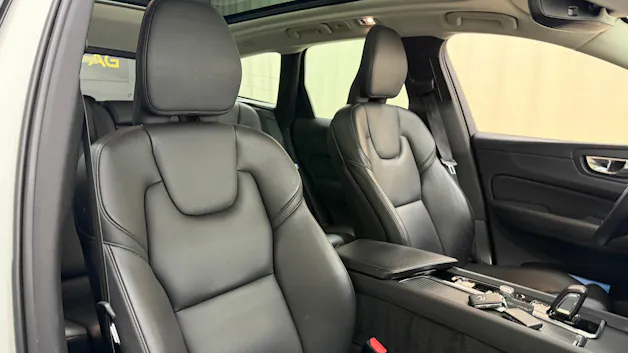 Volvo XC60 T8 eAWD Momentum Geartronic