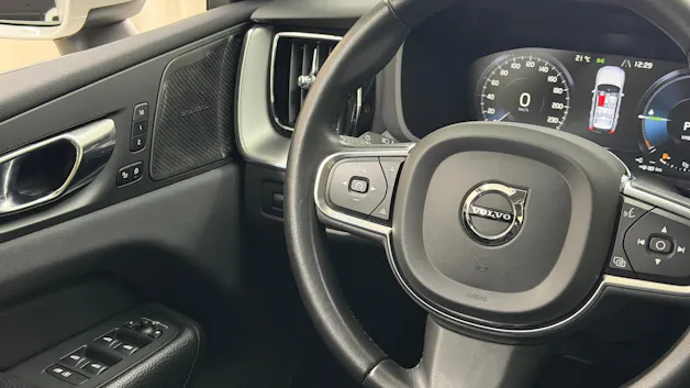 Volvo XC60 T8 eAWD Momentum Geartronic