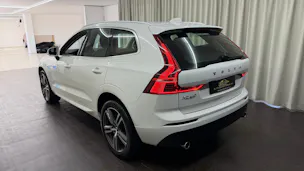 Volvo XC60 T8 eAWD Momentum Geartronic