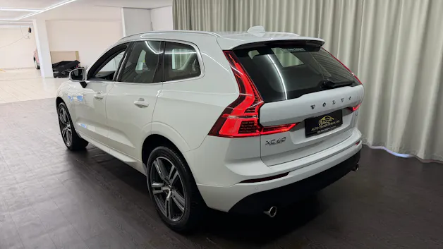 Volvo XC60 T8 eAWD Momentum Geartronic