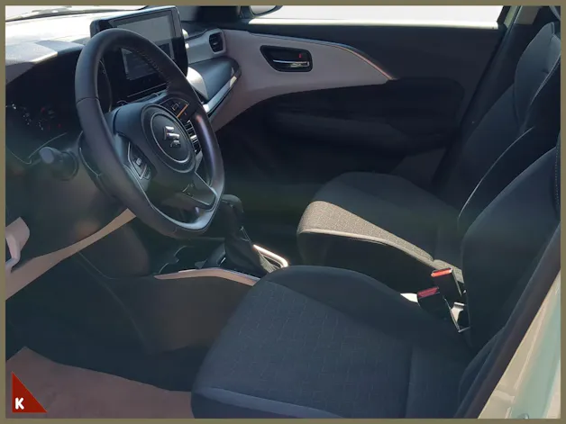 Suzuki Swift 1.2 Sakura Top Hybrid