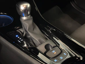 https://vehicle.imgix.net/4308667/02058567-77f7-47a1-890d-e85cc53d19da.jpg