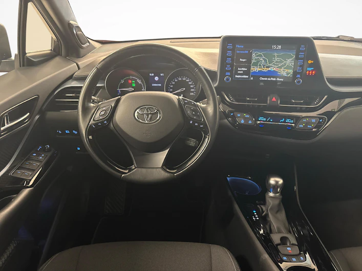 image du véhicule TOYOTA C-HR