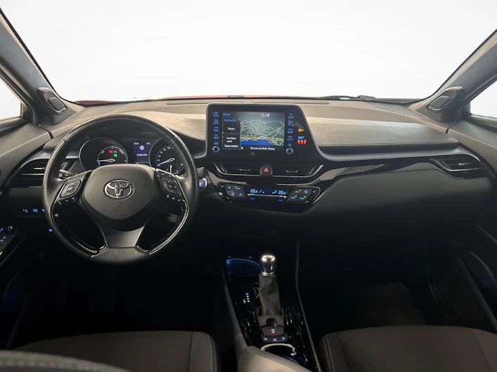 image du véhicule TOYOTA C-HR