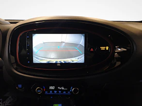 https://vehicle.imgix.net/4308676/e2fd5755-1547-4ba6-914f-c98797fd3d77.jpg