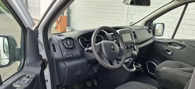 Renault Trafic Passenger Business