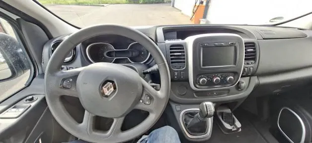 Renault Trafic Passenger Business