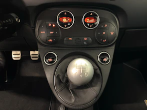 https://vehicle.imgix.net/4308681/7765c4ff-91f8-46ec-95b9-0f8b7d48ffd6.jpg