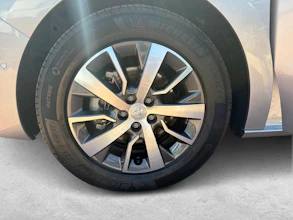 https://vehicle.imgix.net/4308704/237672e5-05a0-488b-850e-00ecdfbc9777.jpg