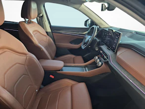 https://vehicle.imgix.net/4308863/c7717ff5-fcd0-47fa-b008-ede995d877d9.jpg