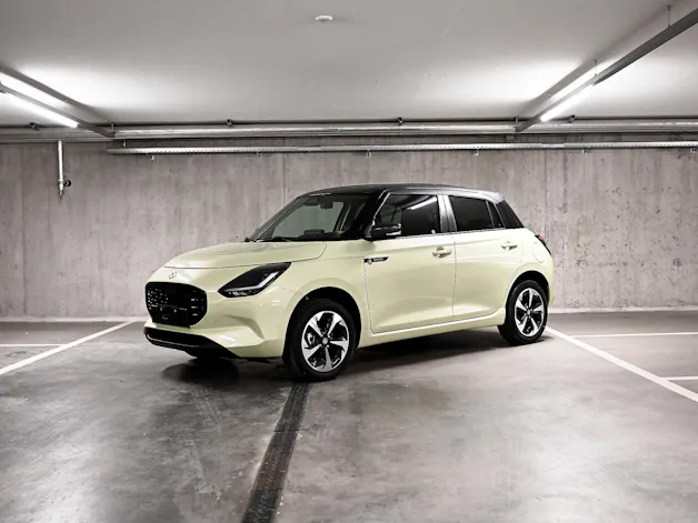 Suzuki Swift 1.2 Sakura Top Hybrid 4x4