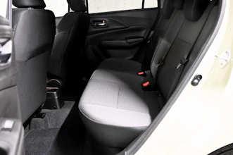 https://vehicle.imgix.net/4308928/f2238b28-159f-48d1-836b-d259b4eec884.jpg