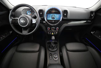 https://vehicle.imgix.net/4308972/c9a69820-b6f9-47ec-a381-47ef2054fdb3.jpg