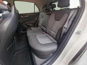 https://vehicle.imgix.net/4309014/428b4b4c-dd70-4eba-8404-2e84ae7713e0.jpg