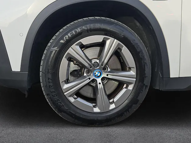 BMW X1 30e xDrive U11 (CH) AHK 1.8T