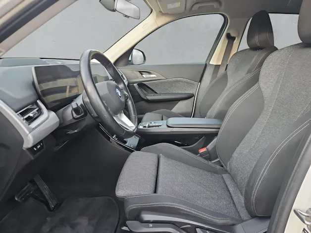 BMW X1 30e xDrive U11 (CH) AHK 1.8T