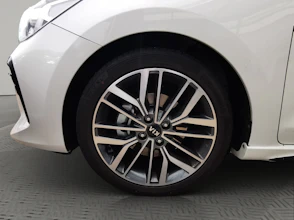 https://vehicle.imgix.net/4309120/a6dc73ac-da09-4334-8dea-d3f32d459bed.jpg