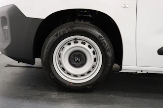 https://vehicle.imgix.net/4309151/c9f215bc-7168-401c-aa1d-f28b800b7fe0.JPG