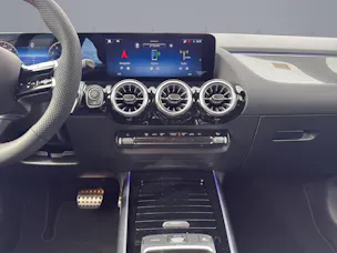Mercedes-Benz GLA 250 Swiss Star AMG Line 4matic