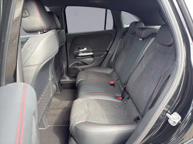 Mercedes-Benz GLA 250 Swiss Star AMG Line 4matic