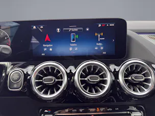 Mercedes-Benz GLA 250 Swiss Star AMG Line 4matic
