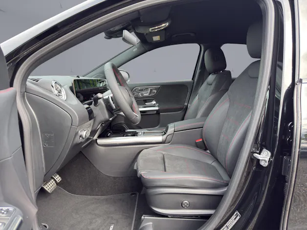 Mercedes-Benz GLA 250 Swiss Star AMG Line 4matic