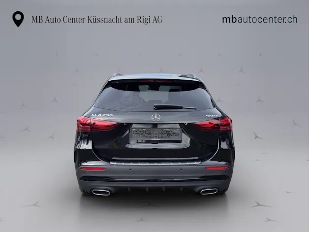 Mercedes-Benz GLA 250 Swiss Star AMG Line 4matic