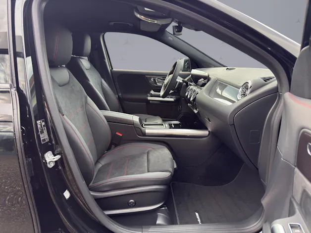 Mercedes-Benz GLA 250 Swiss Star AMG Line 4matic