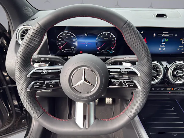 Mercedes-Benz GLA 250 Swiss Star AMG Line 4matic