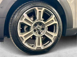 https://vehicle.imgix.net/4309364/9fcbc354-6554-4b9f-9565-941fc617e37b.jpg