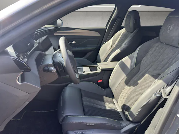 Peugeot 408 1.2 Hybrid 145 GT Exclusive