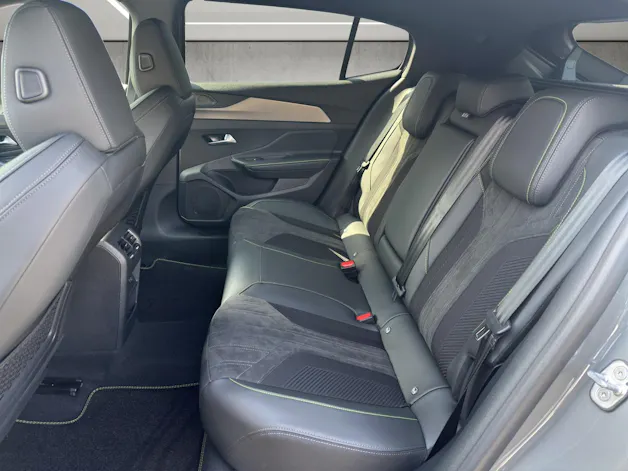 Peugeot 408 1.2 Hybrid 145 GT Exclusive