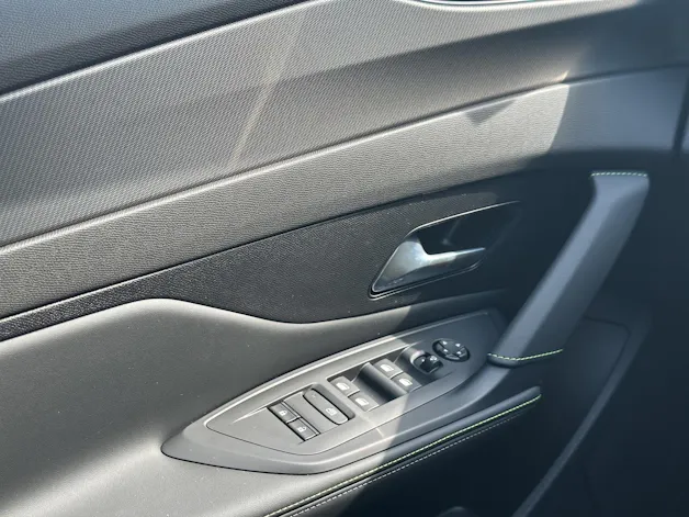 Peugeot 408 1.2 Hybrid 145 GT Exclusive