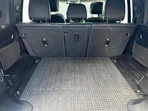 Land Rover Defender 110 3.0 D I6 300 X-Dynamic SE mit Standheizung