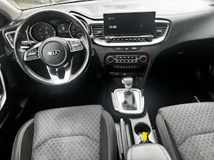 Kia Ceed 1.5 T-GDi MHEV Power